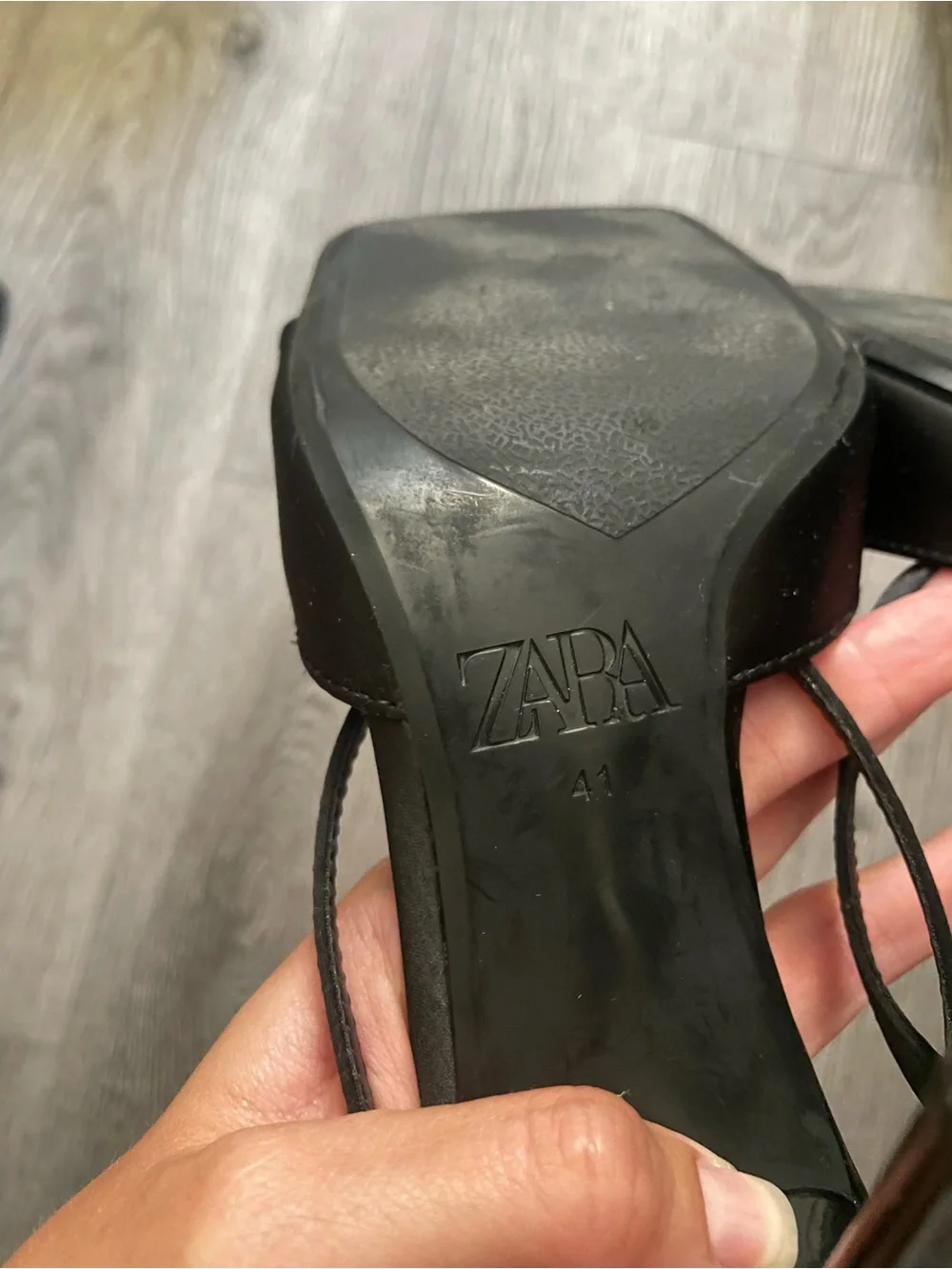 Zara black square